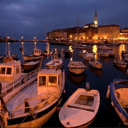 Apartment Vaal In With Balcony Rovinj