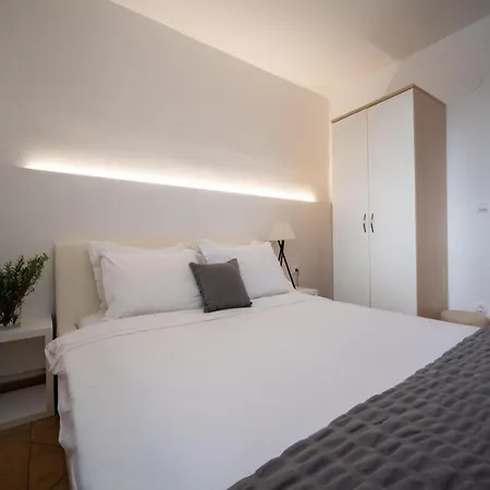 Vaal In With Balcony Apartment Rovinj