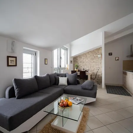 Vaal In Rovinj, With Balcony